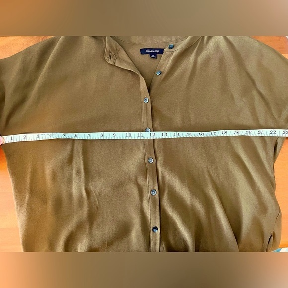 Madewell Getaway Oversized Button-Down Shirt. Size XS. Color Asparagus. - Picture 8 of 10